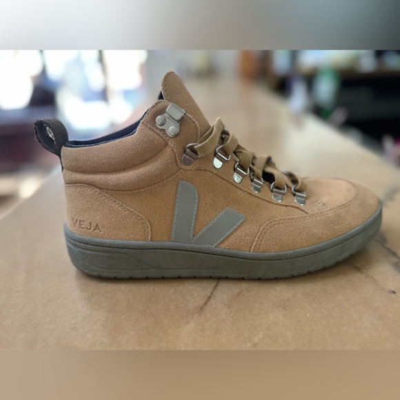 Veja Women’s Roraima Suede high top sneaker shoes Desert Oxford Grey Kaki - Picture 1 of 6